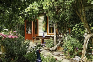 Garden entrance to the Painted Hills Cottage