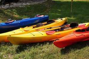 Kayaks available to reserved guests. Please reserve 24 hrs before check in time.