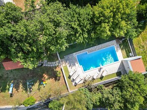 Ciel, Montagne, Jour, Bâtiment, Plante, Paysage Naturel, Maison, Végétation, Montagnes, Arbre