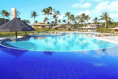 LAGOA ECO VILLAGE - Chale Luxo 3 quartos (8p) frente piscinas