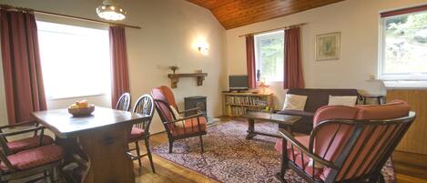 Warm comfortable cottage. Open plan lounge on first floor level.