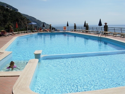 Belview Positano,  2 bedrooms, balcony, impressive panorama, free wi-fi, parking