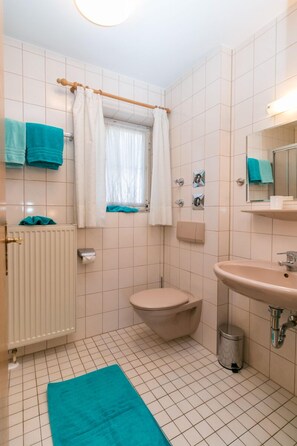 Ferienwohnung 2 für 4 Personen, mit extra Schlafzimmer und Küche-die Wohnung 2