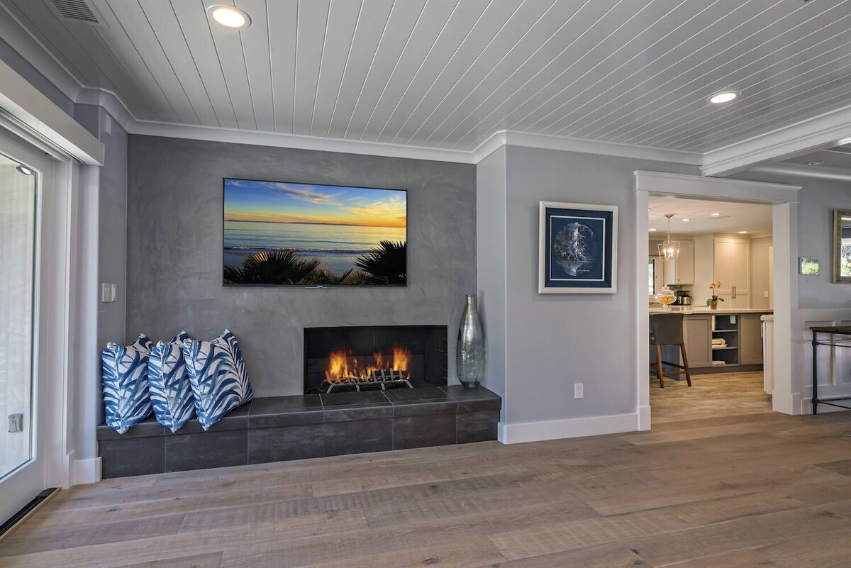 Modern Serenity Luxury Delight | Expansive Backyard, Patio, and Outdoor Lounge