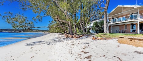 yachtsmans rest nelson bay