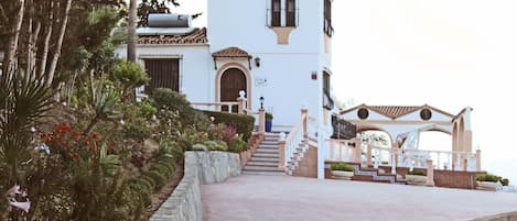 Entrance to Villa Duquesa