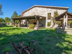 Propriété, Maison, Domicile, Immobilier, Chalet, Zone Rurale, Bâtiment, Herbe, Biens, Ferme