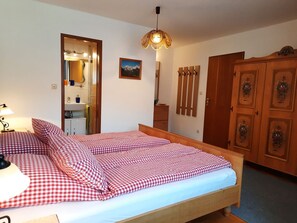 Ferienwohnung Nr. 1, 1-2 Personen, 45 qm, Balkon, Obergeschoss, Nord-Westen