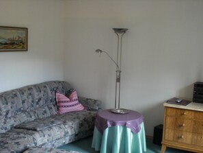 Ferienwohnung 2, 48 qm für 1-2 Personen-Wohnzimmer