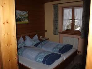Ferienwohnung 3 Sulzbergblick, 4 Personen, Schlafzimmer, Wohnschlafraum, 36 qm-Schlafzimmer