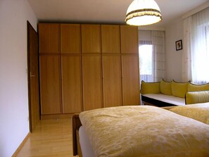 Ferienwohnung Salzburg für 4 Personen, 2 Schlafzimmer, Balkon, 70 m²-Doppelzimmer