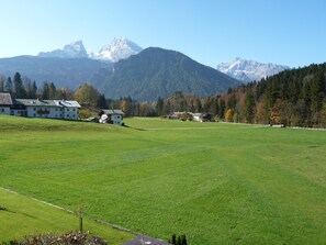 Ferienwohnung 1, 1-2 Personen, 37 qm, 1 Schlafzimmer, sonniger Südwest Balkon-Blick vom Südwest-Balkon