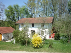 Ferienhaus Sonnenblume 120 qm, Erd- und Dachgeschoss, 4 separate Schlafzimmer-Hausansicht