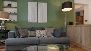 L'appartement récemment refait à neuf et décoré avec goût