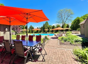 BACKYARD: pool, hot tub, privacy fence (pet proof), grill, dining for 18