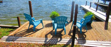 Just relaxing on Lake Henry.