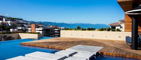 Pavilion 211, Rooftop pool. (MyPVRentals)