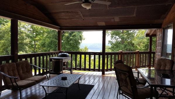 Deck overlooks beautiful Dale Hollow Lake