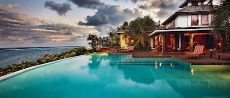 Fuego del Mar; beautiful luxury villa overlooking the sea. Style and service.