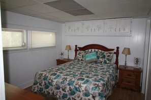 Queen bedroom