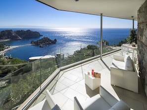 Beach/ocean view