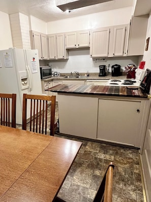 Full Kitchen