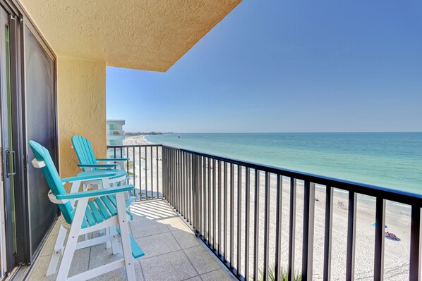 Gorgeous Balcony Views!