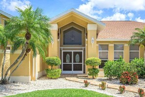 Welcome to Bonita Breeze