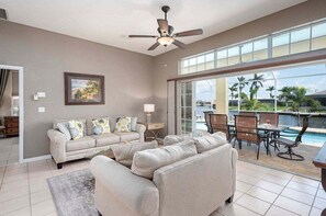 Formal Living Room Great for Relaxing or Reading