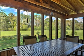 Screened Porch | Single-Story House