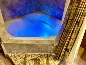 Our heated jacuzzi  is perfect  after a great day of skiing!