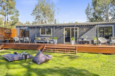 Three Beaches - chic eco home a moment from the beach in pristine Tasmania