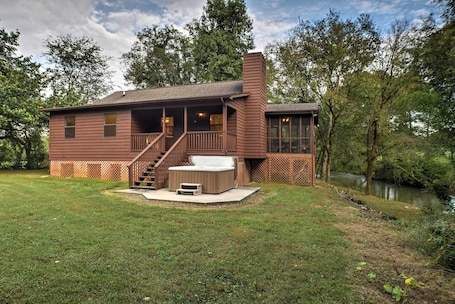 Ooltewah Vacation Rental | 2BR | 2BA | 1,300 Sq Ft | Step-Free Access w/ Ramp