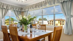 Sea Gem | Dining | 3km to Callala Bay shops
