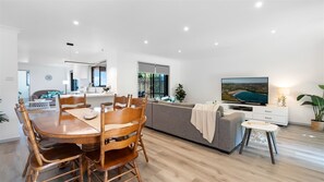 Heights Hideaway | Open Plan Dining and Living Area