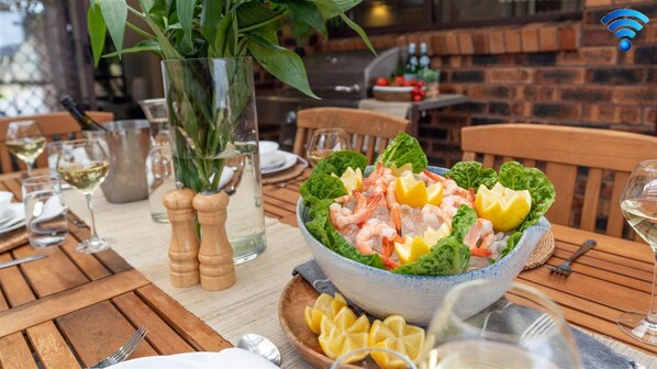 Heights Hideaway | Outdoor Dining