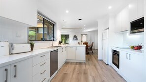 Heights Hideaway | Chef's Kitchen | Dishwasher