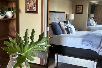 1 Bedroom AC Modern 5 Min Walk Beach