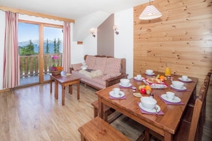 Sit back and relax in our cozy and rustic apartment in Les Orres 1800!