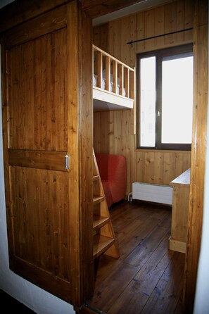 Entrance to main bedroom