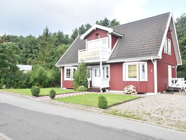Holiday Home Exterior [summer]