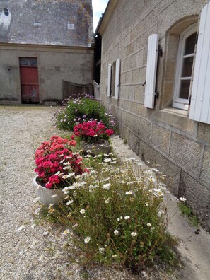 devant la maison