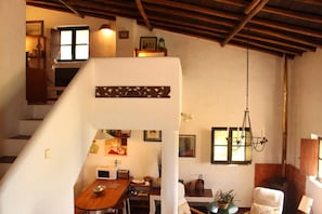 Celeiro - Living-room and mezzanine