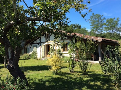 HOUSE LANDAISE in AZUR, QUIET, SPACE AND NATURE, 10 min from the ocean