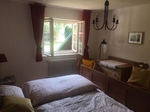 Ferienwohnung 66 m², 2-4 Personen, 2 Schlafzimmer, Wohnküche, Bad/WC, Terrasse-Schlafzimmer 2