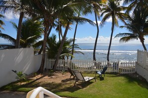 Come join the ocean breezes and Caribbean waters