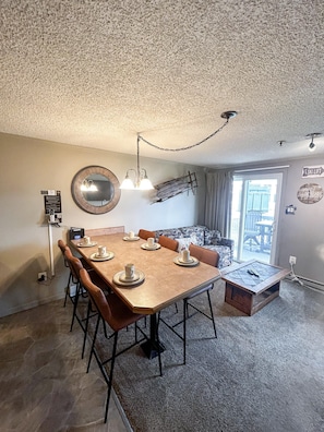 Roomy kitchen island for six people.