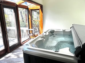 Indoor spa tub
