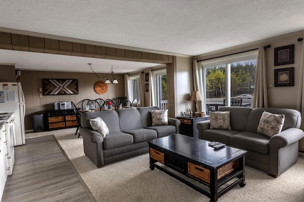 Welcome to Mountain Lodge 161, a spacious three-bedroom property that's perfect for your Snowshoe adventure trip and your large group!