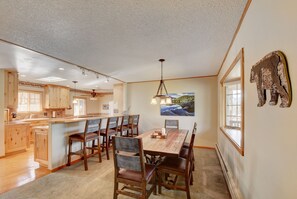 Dining area with breakfast bar